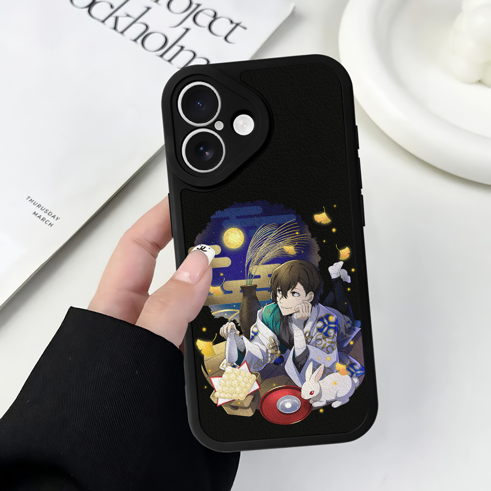 （画像用） 文豪ストレイドッグス Bungo Stray Dogs 【iPhone 16シリーズ対応】シリコンスマホケース（レザー調） 材質：シリコン
